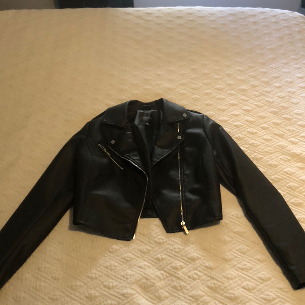 Cropped faux leather jacket